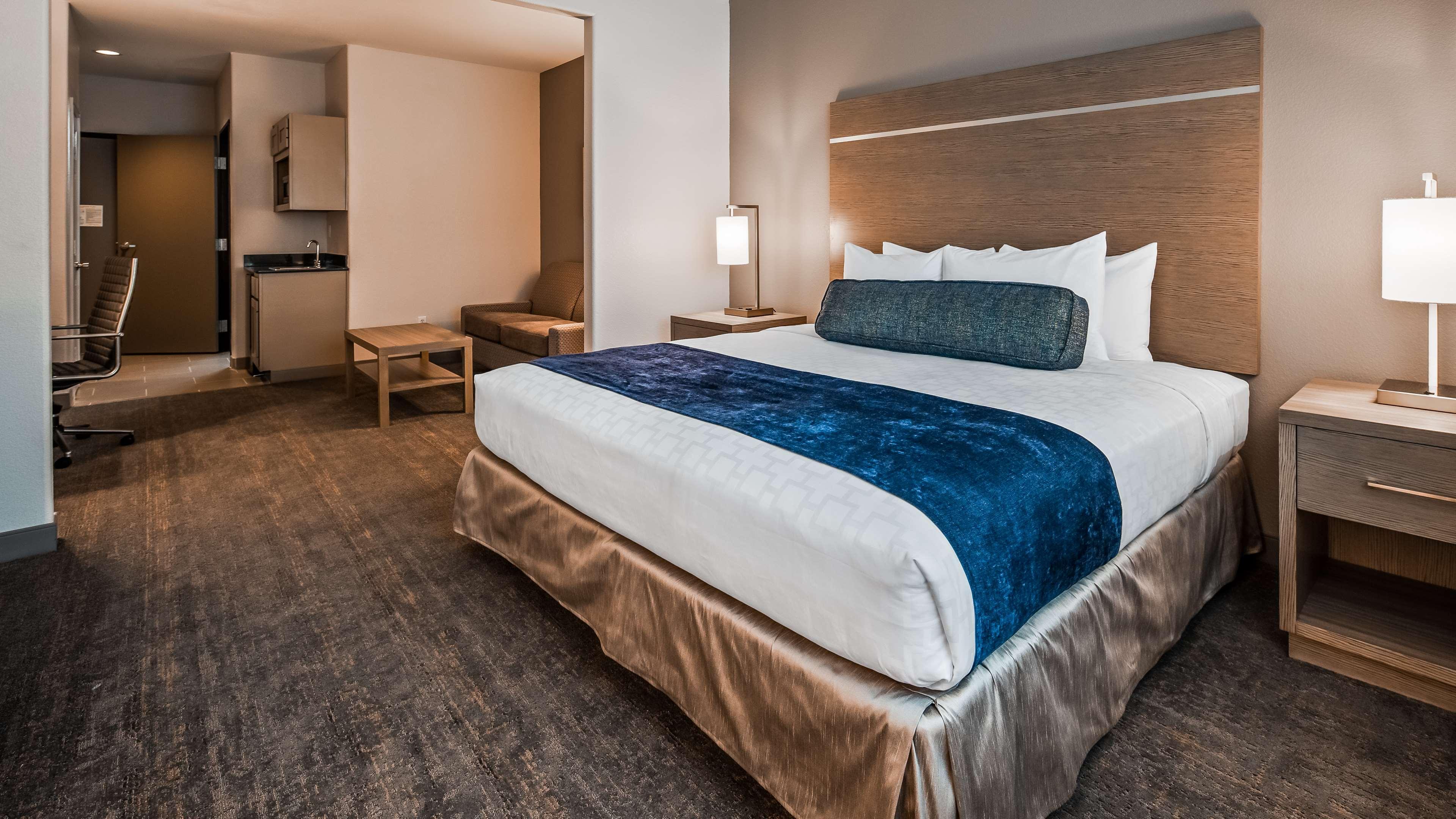 Best Western Plus Killeen - Fort Cavazos Hotel & Suites Exterior photo